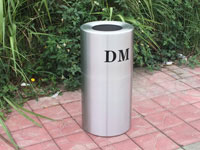 甘肃省静宁德美购物广场垃圾桶